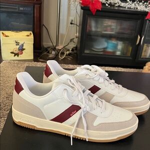 Levi's White and Burgundy Men's Sneakers new